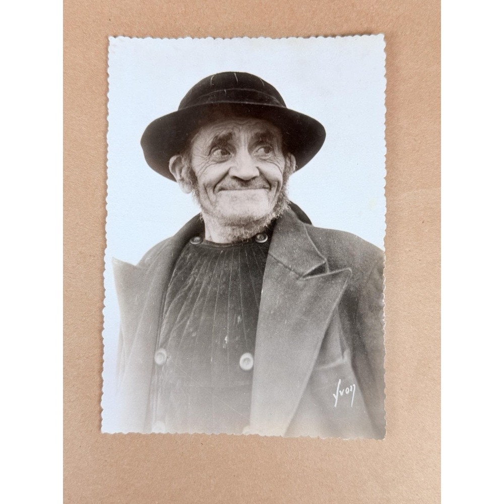 Vintage Yvon France Postcard Type de Vieux Breton Finistere Brittany Portrait
